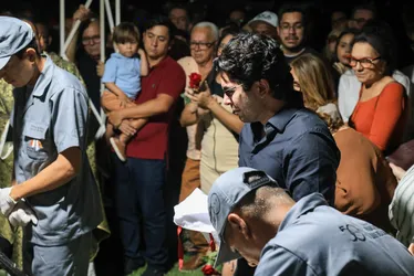 
			
				Empresário Enaldo Marques é sepultado em Maceió
			
			