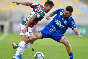 
			
				Executivo de futebol do CSA comenta sobre possível volta de meio-campista argentino; veja!
			
			