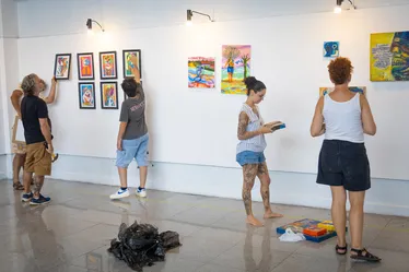 
			
				Exposição 'Identidade' transforma Teatro Deodoro em palco da diversidade artística
			
			