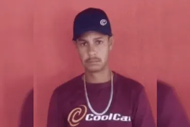 
			
				“Fiz merda, matei minha mulher”, disse homem que deu 11 facadas na ex
			
			