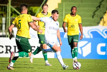 
			
				Fora de casa, CSA joga mal e sofre a derrota para o Ypiranga-RS, pela Série C: 1 a 0
			
			