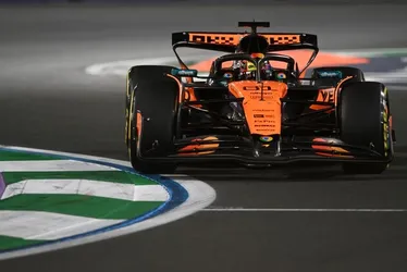 
			
				Fórmula 1: Piastri vence GP da Arábia Saudita e lidera temporada
			
			