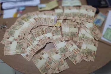 
			
				Funcionário passa a perna em empresa, finge roubo e embolsa R$ 13 mil
			
			