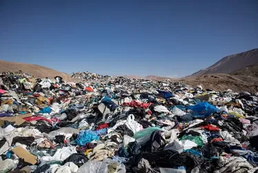 
			
				Futebol joga no lixo mais de 500 milhões de camisas por ano
			
			