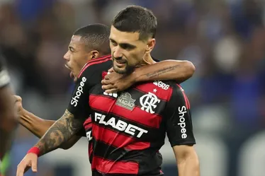 
			
				Gabigol marca no fim, e Cruzeiro vence o Flamengo pelo Brasileirão
			
			