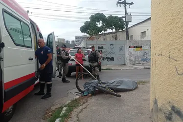 
			
				Homem é assassinado a tiros a caminho do trabalho na Jatiúca
			
			