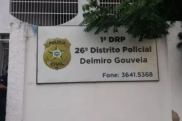 
			
				Homem é preso por porte ilegal de arma e tráfico de drogas em Delmiro Gouveia
			
			