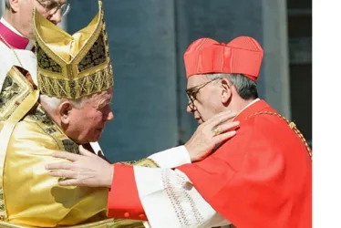 
			
				João, Bento, Francisco: entenda como é feita a escolha do nome do papa
			
			