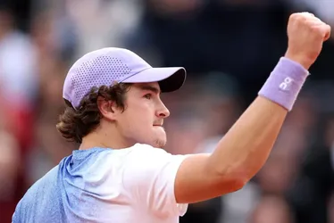 
			
				João Fonseca atinge melhor posição no ranking com vitória na estreia em Roland Garros
			
			