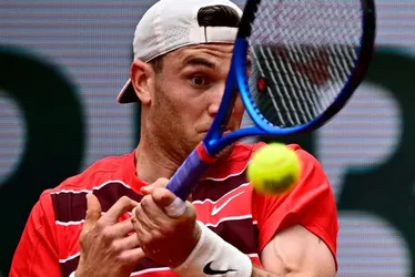 
			
				João Fonseca perde para o número 5 do mundo na terceira rodada de Roland Garros
			
			