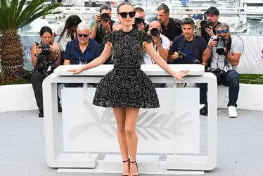 
			
				Kristen Stewart, Natalie Portman e Diane usam looks com pernas à mostra
			
			