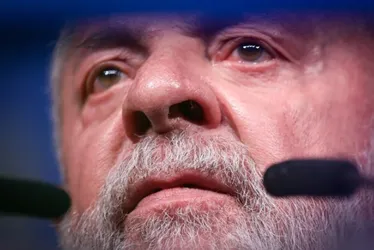 
			
				Lula passou mal após o almoço e teve vertigem antes de ir a hospital
			
			