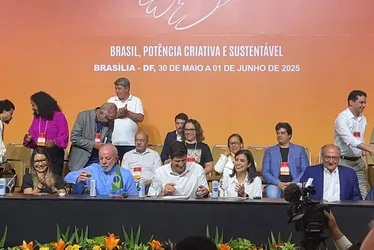 
			
				Lula prega diálogo com o Congresso e elogia Motta em evento do PSB
			
			