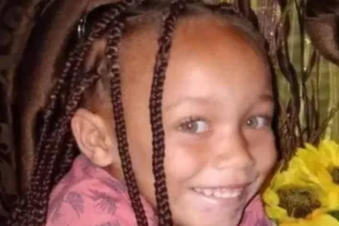 
			
				Mãe que vendeu filha de 6 anos é condenada à prisão perpétua
			
			