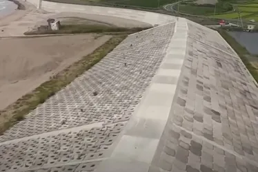 
			
				Grande muralha antitsunami tem 400 km e 15 metros de altura
			
			