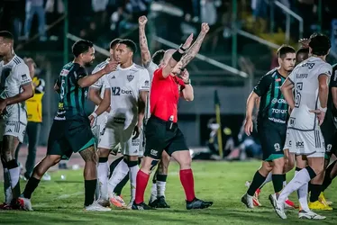 
			
				Maringá x Atlético-MG: CBF divulga áudio do VAR em lance polêmico
			
			