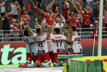 
			
				CRB vence Remo no Rei Pelé, derruba invencibilidade e encosta no G-4 da Série B: 2x0
			
			