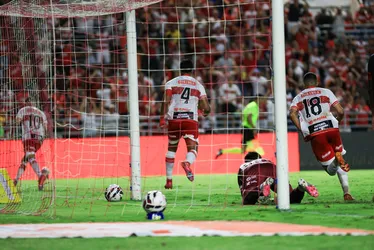 
			
				CRB vence Remo no Rei Pelé, derruba invencibilidade e encosta no G-4 da Série B: 2x0
			
			