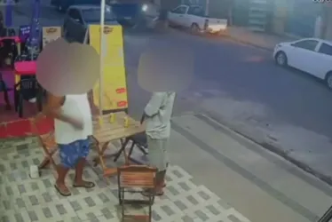 
			
				Menino de bicicleta é atropelado por ônibus no litoral
			
			