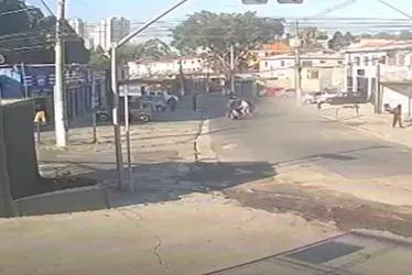 
			
				Mulher atropela ex-marido após ser agredida em motel horas antes
			
			