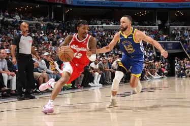 
				NBA define punição para Ja Morant por ‘gesto de arma’ contra banco do Warriors
			
			