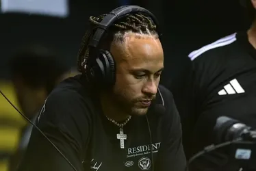 
			
				Neymar surpreende com novo visual ao aparecer de tranças
			
			