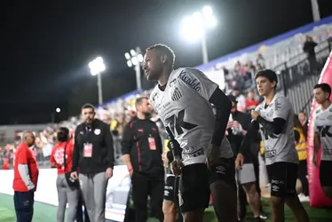 
			
				Neymar atua por 45 minutos em amistoso e prova que precisa de ajuda
			
			