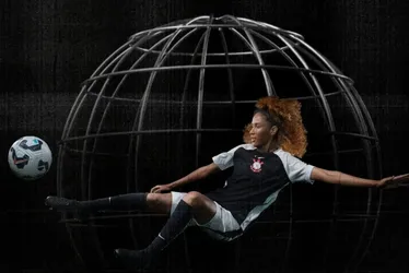 
			
				Nova camisa 2 do Corinthians homenageia 25 anos do Mundial de 2000
			
			