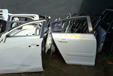 
			
				Funcionário de desmanche foi preso em flagrante enquanto desmontava carro
			
			