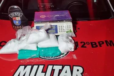 
			
				Operação intercepta R$ 500 mil em cocaína escondida em casa abandonada em Maceió
			
			