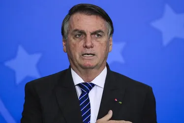 
			
				Bolsonaro, Carlos e Ramagem são indiciados por espionagem contra Lira, Renan e outras autoridades
			
			