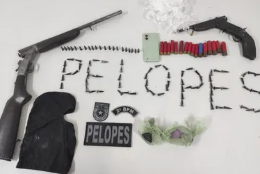 
			
				PM apreende três armas e mais de 1 kg de drogas em ações no interior de AL
			
			