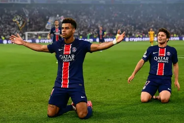 
			
				PSG faz história, atropela Inter de Milão e conquista inédita Champions League
			
			