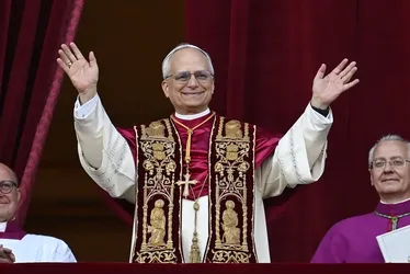 
			
				Papa Leão XIV explica escolha do nome em encontro com cardeais
			
			
