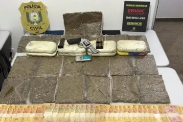 
			
				Polícia prende líder do PCC e desmantela quartel do tráfico
			
			