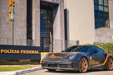 
			
				Porsche que atinge 100 km/h em menos de 3 segundos vira viatura da PF em SC
			
			