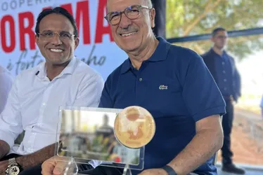 
			
				Prefeito Ronaldo Lopes é homenageado durante Festa do Trabalhador na Cooperativa Pindorama
			
			