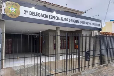 
			
				Preso homem que tentou matar mulher com facadas na cabeça e a usou como escudo
			
			