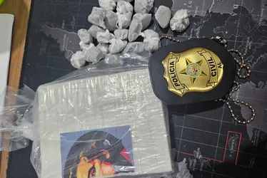 
			
				Prisão em flagrante resulta na apreensão de 500g de cocaína avaliadas em R$ 25 mil
			
			
