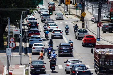 
			
				Riscos enfrentados na estrada motivam estudantes do Sertão a participarem do 1º Desafio de Inovação Detran/AL
			
			
