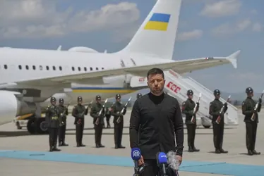 
			
				Sem Putin e Zelensky, Rússia e Ucrânia fazem nova tentativa de acordo de paz
			
			