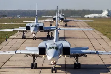 
			
				Superaviões russos destruídos por drones: veja modelos destruídos
			
			