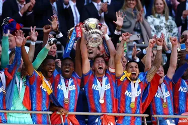 
			
				Título do Tottenham é mais um dos longos jejuns quebrados
			
			