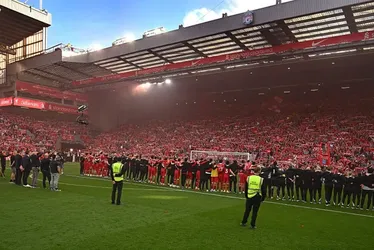 
			
				Torcida do Liverpool causa tremores sísmicos em Anfield durante vitória do título
			
			