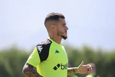 
			
				Torcida do Vasco esgota ingressos para partida contra o Santos pela estreia do Brasileirão
			
			