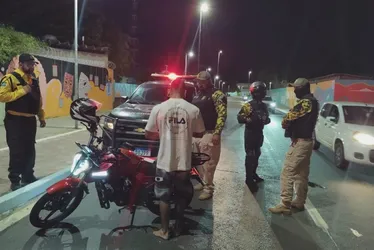 
			
				Três motos com descarga alterada são flagradas durante operação na capital
			
			