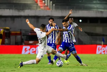 
			
				Um dia após vencer o Grêmio, CSA já seguiu viagem visando ao jogo com o Ypiranga-RS
			
			
