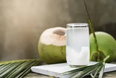 
			
				Veja benefícios à saúde de incluir a água de coco na dieta
			
			