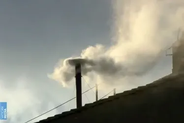 
			
				Veja momento em que a fumaça branca anuncia novo papa no Vaticano
			
			