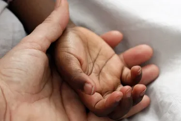 
			
				Casal que devolveu criança a abrigo alegou desobediência
			
			